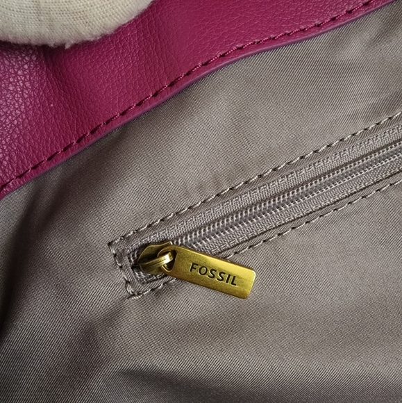 Fossil Magenta Textured Tote Bag - Picture 5 of 14